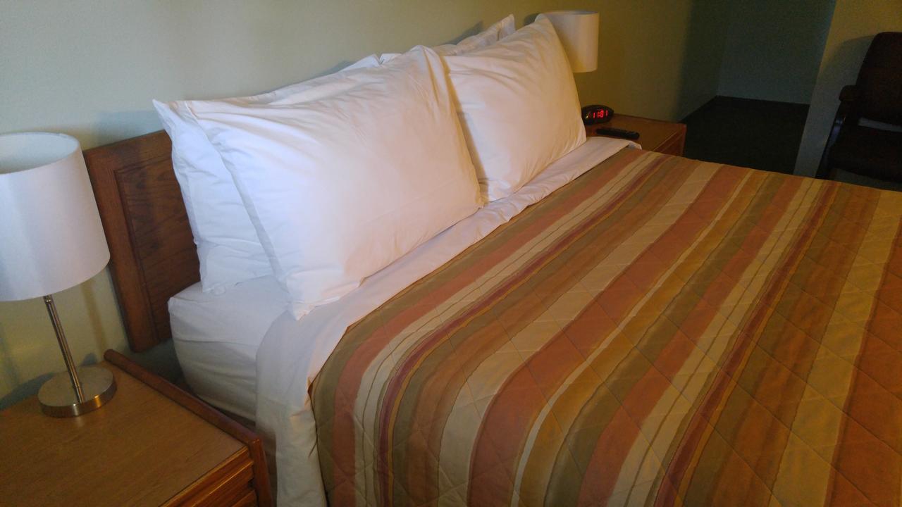 Robber's Roost Motel New Hazelton Buitenkant foto