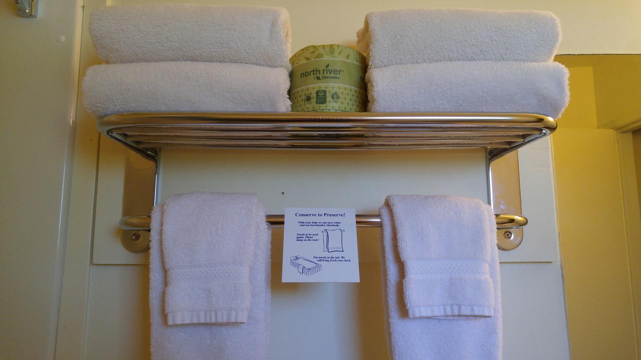 Robber's Roost Motel New Hazelton Buitenkant foto